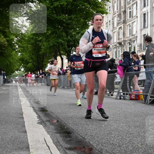 14.06.2026 - REWE Women's Run J. Mangold http://msf.ph/oto/9758521 14.06.2026 10:59:38 Ziel 5094, 5217, 5258, 5569, 5873, 5886, 6030, 6031 meine-sportfotos.de