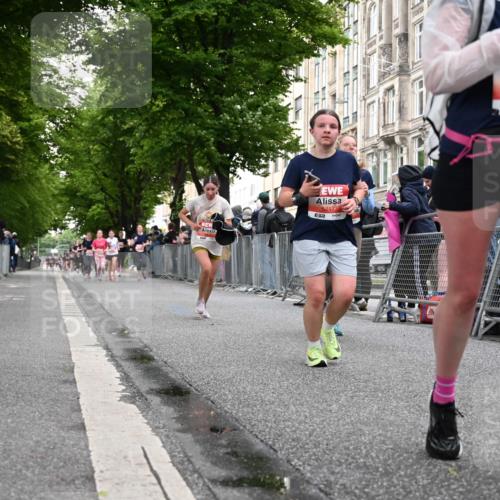 14.06.2026 - REWE Women's Run J. Mangold http://msf.ph/oto/9758530 14.06.2026 10:59:39 Ziel 5094, 5217, 5569, 5873, 5886, 6030, 6031 meine-sportfotos.de