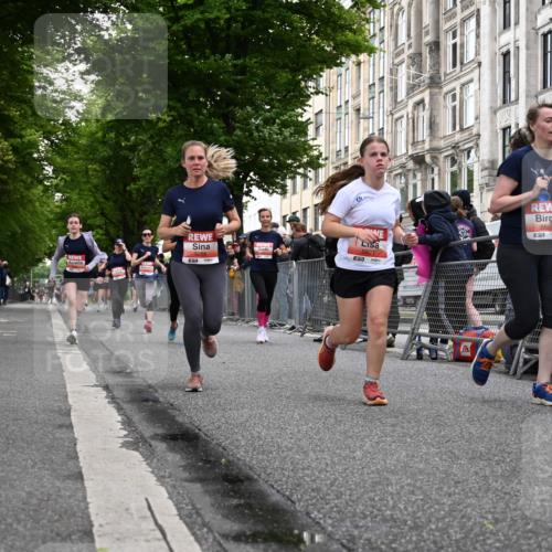 14.06.2026 - REWE Women's Run J. Mangold http://msf.ph/oto/9758563 14.06.2026 10:59:47 Ziel 5101, 5274, 5286, 5340, 5526, 5801, 5821, 5892, 6034, 6035 meine-sportfotos.de