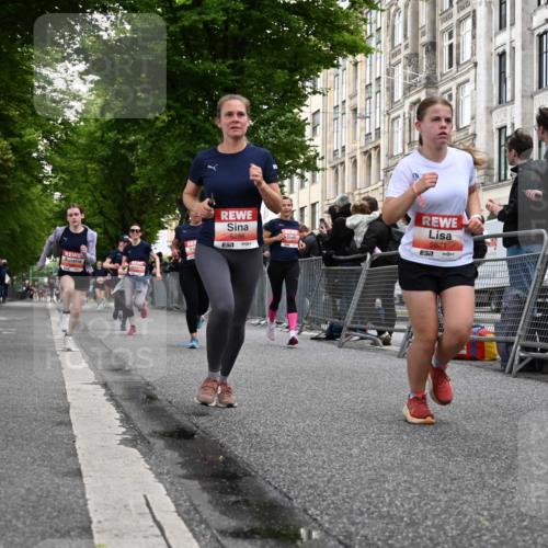 14.06.2026 - REWE Women's Run J. Mangold http://msf.ph/oto/9758567 14.06.2026 10:59:47 Ziel 5101, 5274, 5286, 5340, 5526, 5801, 5821, 5892, 6034, 6035 meine-sportfotos.de