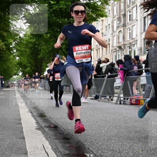 14.06.2026 - REWE Women's Run J. Mangold http://msf.ph/oto/9758594 14.06.2026 10:59:50 Ziel 5101, 5274, 5284, 5286, 5340, 5526, 5792, 5801, 5821, 5892, 5930, 6034, 6035 meine-sportfotos.de