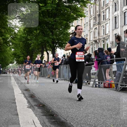 14.06.2026 - REWE Women's Run J. Mangold http://msf.ph/oto/9758620 14.06.2026 10:59:53 Ziel 5101, 5274, 5284, 5792, 5801, 5892, 5930, 5954, 6035 meine-sportfotos.de
