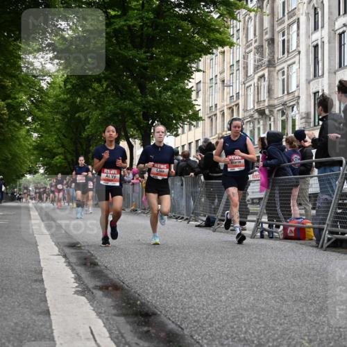 14.06.2026 - REWE Women's Run J. Mangold http://msf.ph/oto/9758631 14.06.2026 10:59:55 Ziel 5101, 5233, 5284, 5322, 5792, 5801, 5930, 5954 meine-sportfotos.de