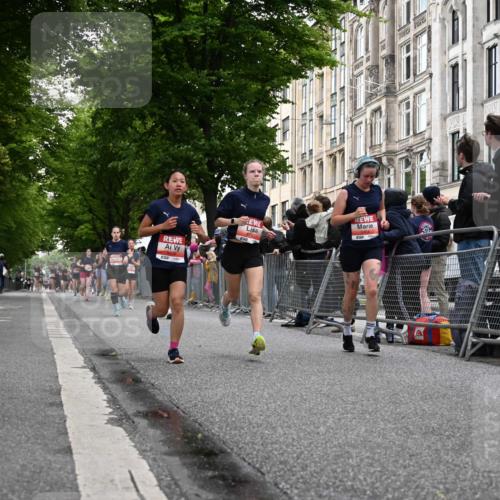 14.06.2026 - REWE Women's Run J. Mangold http://msf.ph/oto/9758634 14.06.2026 10:59:55 Ziel 5101, 5233, 5284, 5322, 5792, 5801, 5930, 5954 meine-sportfotos.de