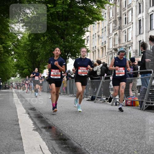 14.06.2026 - REWE Women's Run J. Mangold http://msf.ph/oto/9758636 14.06.2026 10:59:55 Ziel 5101, 5233, 5284, 5322, 5792, 5801, 5930, 5954 meine-sportfotos.de