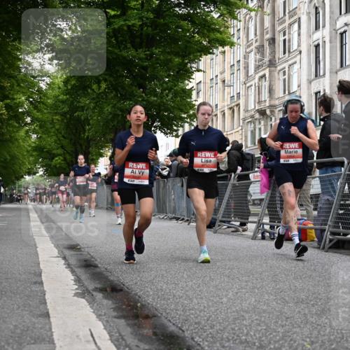 14.06.2026 - REWE Women's Run J. Mangold http://msf.ph/oto/9758638 14.06.2026 10:59:56 Ziel 5101, 5233, 5284, 5322, 5792, 5801, 5930, 5954 meine-sportfotos.de