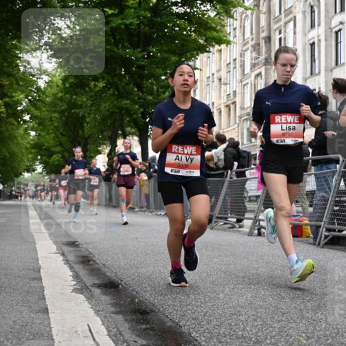 14.06.2026 - REWE Women's Run J. Mangold http://msf.ph/oto/9758645 14.06.2026 10:59:56 Ziel 5101, 5233, 5284, 5322, 5792, 5801, 5930, 5954 meine-sportfotos.de