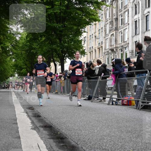 14.06.2026 - REWE Women's Run J. Mangold http://msf.ph/oto/9758647 14.06.2026 10:59:58 Ziel 5143, 5233, 5284, 5322, 5792, 5930, 5954 meine-sportfotos.de