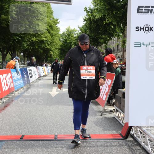 14.06.2026 - REWE Women's Run Strokosch-Dieckow http://msf.ph/oto/9758661 14.06.2026 11:22:11 Ziel 5353 meine-sportfotos.de