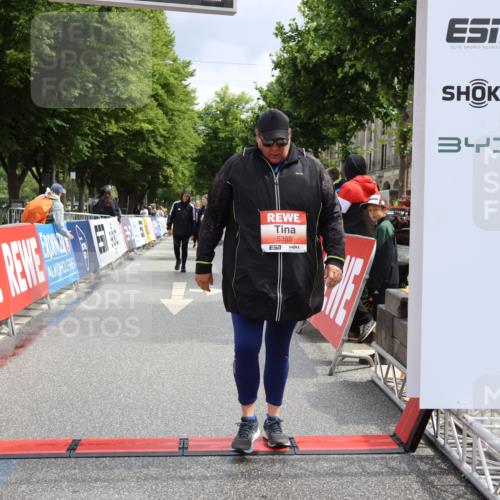 14.06.2026 - REWE Women's Run Strokosch-Dieckow http://msf.ph/oto/9758669 14.06.2026 11:22:10 Ziel 5353 meine-sportfotos.de