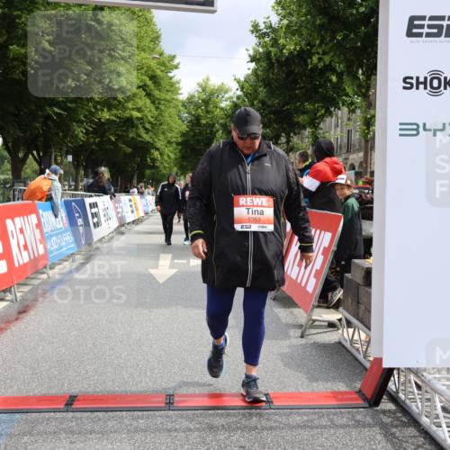 14.06.2026 - REWE Women's Run Strokosch-Dieckow http://msf.ph/oto/9758687 14.06.2026 11:22:10 Ziel 5353 meine-sportfotos.de