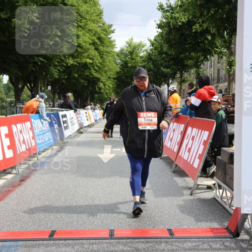 14.06.2026 - REWE Women's Run Strokosch-Dieckow http://msf.ph/oto/9758702 14.06.2026 11:22:10 Ziel 5353 meine-sportfotos.de