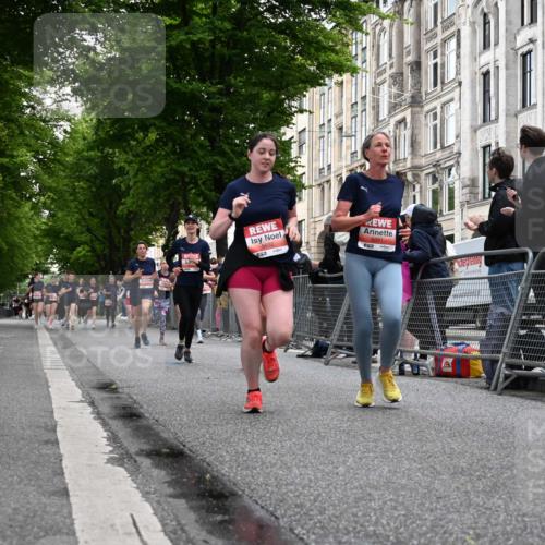 14.06.2026 - REWE Women's Run J. Mangold http://msf.ph/oto/9758706 14.06.2026 11:00:04 Ziel 5143, 5233, 5322, 5403, 5415, 5691, 5692, 5782, 5929, 6019, 6040 meine-sportfotos.de