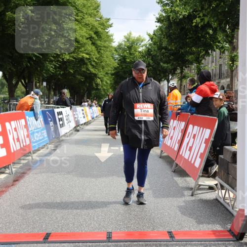 14.06.2026 - REWE Women's Run Strokosch-Dieckow http://msf.ph/oto/9758726 14.06.2026 11:22:09 Ziel 5353 meine-sportfotos.de