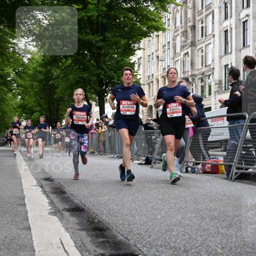 14.06.2026 - REWE Women's Run J. Mangold http://msf.ph/oto/9758740 14.06.2026 11:00:08 Ziel 5001, 5002, 5003, 5004, 5050, 5147, 5403, 5415, 5691, 5692, 5719, 5782, 5929, 6019, 6040 meine-sportfotos.de