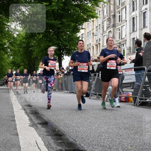 14.06.2026 - REWE Women's Run J. Mangold http://msf.ph/oto/9758743 14.06.2026 11:00:08 Ziel 5001, 5002, 5003, 5004, 5050, 5147, 5403, 5415, 5691, 5692, 5719, 5782, 5929, 6019, 6040 meine-sportfotos.de