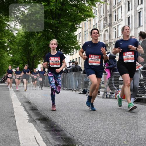 14.06.2026 - REWE Women's Run J. Mangold http://msf.ph/oto/9758748 14.06.2026 11:00:08 Ziel 5001, 5002, 5003, 5004, 5050, 5147, 5403, 5415, 5691, 5692, 5719, 5782, 5929, 6019, 6040 meine-sportfotos.de