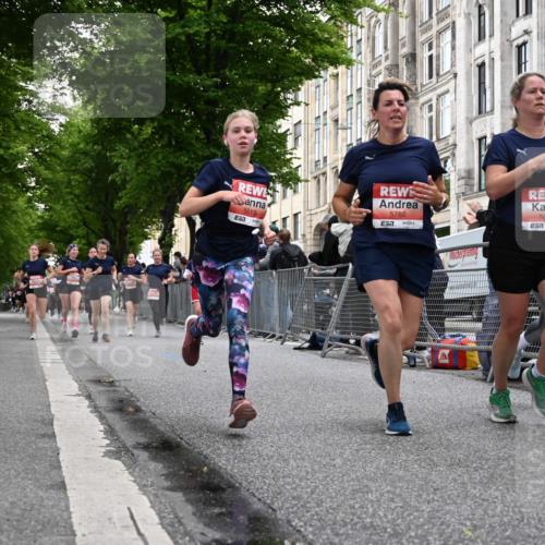 14.06.2026 - REWE Women's Run J. Mangold http://msf.ph/oto/9758751 14.06.2026 11:00:09 Ziel 5001, 5002, 5003, 5004, 5050, 5147, 5403, 5415, 5691, 5692, 5719, 5782, 5929, 6019, 6040 meine-sportfotos.de