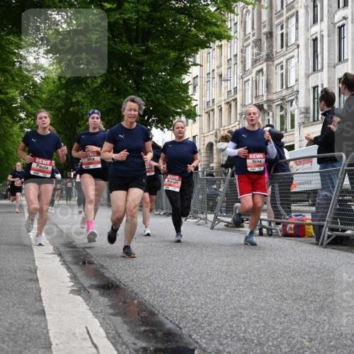 14.06.2026 - REWE Women's Run J. Mangold http://msf.ph/oto/9758761 14.06.2026 11:00:12 Ziel 5001, 5002, 5003, 5004, 5050, 5147, 5415, 5432, 5719, 5782, 5883, 5929, 6019 meine-sportfotos.de