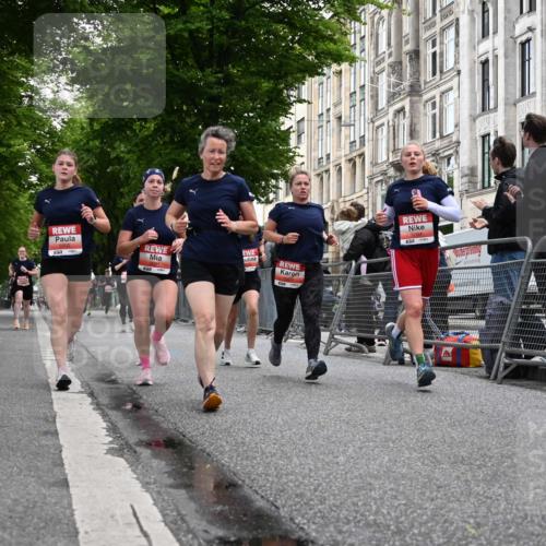 14.06.2026 - REWE Women's Run J. Mangold http://msf.ph/oto/9758763 14.06.2026 11:00:12 Ziel 5001, 5002, 5003, 5004, 5050, 5147, 5415, 5432, 5719, 5782, 5883, 5929, 6019 meine-sportfotos.de