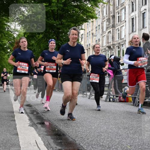 14.06.2026 - REWE Women's Run J. Mangold http://msf.ph/oto/9758769 14.06.2026 11:00:13 Ziel 5001, 5002, 5003, 5004, 5050, 5147, 5415, 5432, 5665, 5719, 5782, 5883, 5929, 6019 meine-sportfotos.de