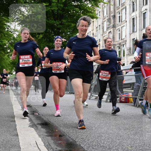 14.06.2026 - REWE Women's Run J. Mangold http://msf.ph/oto/9758771 14.06.2026 11:00:13 Ziel 5001, 5002, 5003, 5004, 5050, 5147, 5415, 5432, 5665, 5719, 5782, 5883, 5929, 6019 meine-sportfotos.de