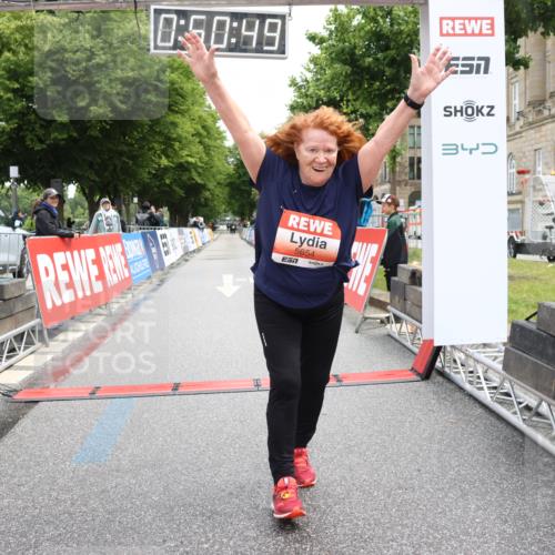 14.06.2026 - REWE Women's Run Strokosch-Dieckow http://msf.ph/oto/9758773 14.06.2026 11:21:18 Ziel 5654 meine-sportfotos.de
