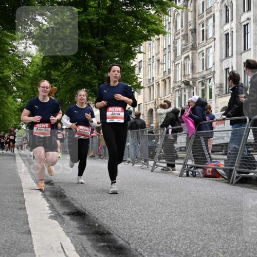 14.06.2026 - REWE Women's Run J. Mangold http://msf.ph/oto/9758798 14.06.2026 11:00:17 Ziel 5001, 5002, 5003, 5004, 5050, 5147, 5432, 5435, 5665, 5716, 5719, 5883 meine-sportfotos.de