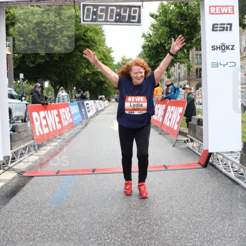 14.06.2026 - REWE Women's Run Strokosch-Dieckow http://msf.ph/oto/9758806 14.06.2026 11:21:17 Ziel 5654 meine-sportfotos.de