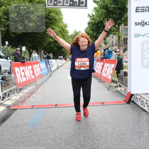 14.06.2026 - REWE Women's Run Strokosch-Dieckow http://msf.ph/oto/9758812 14.06.2026 11:21:17 Ziel 5654 meine-sportfotos.de