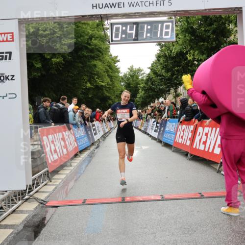 14.06.2026 - REWE Women's Run Strokosch-Dieckow http://msf.ph/oto/9758813 14.06.2026 09:41:41 Ziel 11507 meine-sportfotos.de