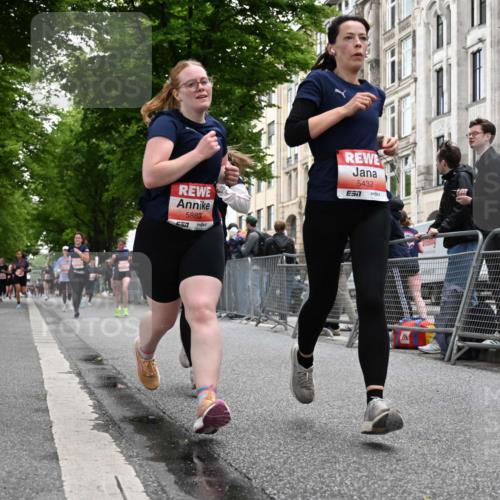 14.06.2026 - REWE Women's Run J. Mangold http://msf.ph/oto/9758815 14.06.2026 11:00:18 Ziel 5003, 5050, 5147, 5432, 5435, 5440, 5453, 5665, 5716, 5883 meine-sportfotos.de