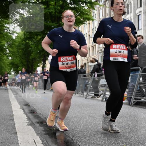 14.06.2026 - REWE Women's Run J. Mangold http://msf.ph/oto/9758817 14.06.2026 11:00:18 Ziel 5003, 5050, 5147, 5432, 5435, 5440, 5453, 5665, 5716, 5883 meine-sportfotos.de
