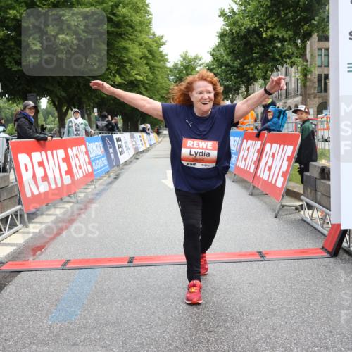 14.06.2026 - REWE Women's Run Strokosch-Dieckow http://msf.ph/oto/9758836 14.06.2026 11:21:17 Ziel 5654 meine-sportfotos.de