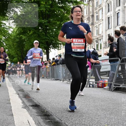 14.06.2026 - REWE Women's Run J. Mangold http://msf.ph/oto/9758843 14.06.2026 11:00:24 Ziel 5193, 5328, 5435, 5440, 5453, 5486, 5716, 5764, 5894, 6055, 6061 meine-sportfotos.de