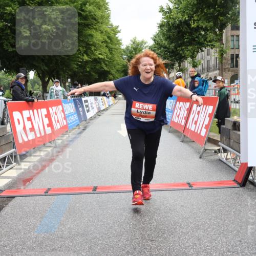 14.06.2026 - REWE Women's Run Strokosch-Dieckow http://msf.ph/oto/9758850 14.06.2026 11:21:17 Ziel 5654 meine-sportfotos.de