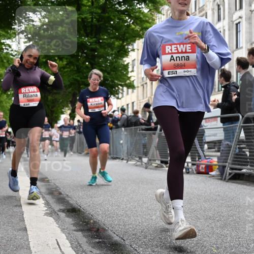 14.06.2026 - REWE Women's Run J. Mangold http://msf.ph/oto/9758861 14.06.2026 11:00:26 Ziel 5193, 5328, 5435, 5440, 5453, 5486, 5716, 5764, 5894, 6055, 6061 meine-sportfotos.de