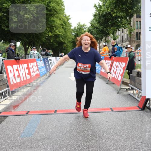 14.06.2026 - REWE Women's Run Strokosch-Dieckow http://msf.ph/oto/9758868 14.06.2026 11:21:17 Ziel 5654 meine-sportfotos.de