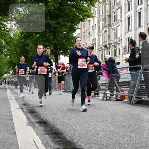 14.06.2026 - REWE Women's Run J. Mangold http://msf.ph/oto/9758937 14.06.2026 11:00:35 Ziel 5025, 5054, 5055, 5242, 5341, 5532, 5547, 5548, 5767, 5861, 6018 meine-sportfotos.de