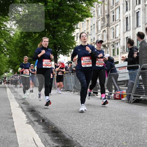 14.06.2026 - REWE Women's Run J. Mangold http://msf.ph/oto/9758941 14.06.2026 11:00:35 Ziel 5025, 5054, 5055, 5242, 5341, 5532, 5547, 5548, 5767, 5861, 6018 meine-sportfotos.de