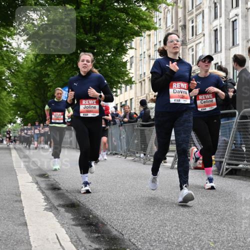14.06.2026 - REWE Women's Run J. Mangold http://msf.ph/oto/9758945 14.06.2026 11:00:35 Ziel 5025, 5054, 5055, 5242, 5341, 5532, 5547, 5548, 5767, 5861, 6018 meine-sportfotos.de