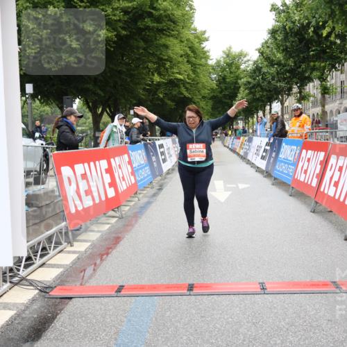 14.06.2026 - REWE Women's Run Strokosch-Dieckow http://msf.ph/oto/9758995 14.06.2026 11:20:34 Ziel 5997 meine-sportfotos.de