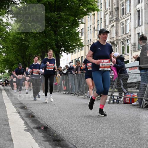 14.06.2026 - REWE Women's Run J. Mangold http://msf.ph/oto/9759020 14.06.2026 11:00:43 Ziel 5025, 5055, 5087, 5146, 5270, 5307, 5364, 5481, 5599, 5672, 5874, 5941 meine-sportfotos.de