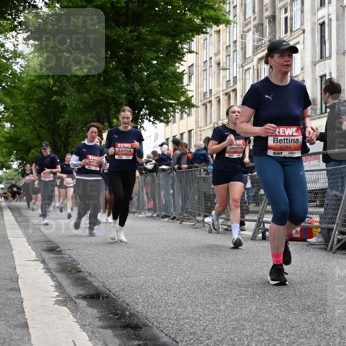 14.06.2026 - REWE Women's Run J. Mangold http://msf.ph/oto/9759023 14.06.2026 11:00:43 Ziel 5025, 5055, 5087, 5146, 5270, 5307, 5364, 5481, 5599, 5672, 5874, 5941 meine-sportfotos.de