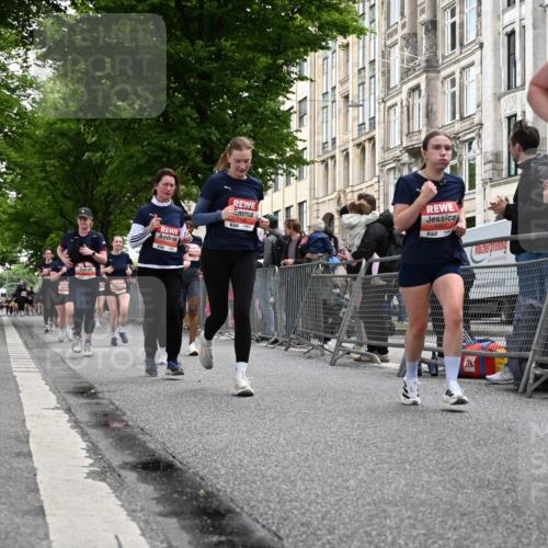 14.06.2026 - REWE Women's Run J. Mangold http://msf.ph/oto/9759028 14.06.2026 11:00:44 Ziel 5025, 5041, 5087, 5146, 5270, 5307, 5364, 5455, 5481, 5507, 5599, 5618, 5672, 5874, 5941 meine-sportfotos.de