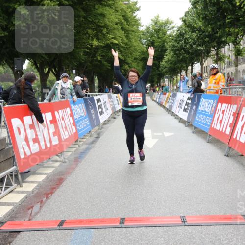 14.06.2026 - REWE Women's Run Strokosch-Dieckow http://msf.ph/oto/9759045 14.06.2026 11:20:33 Ziel 5997 meine-sportfotos.de
