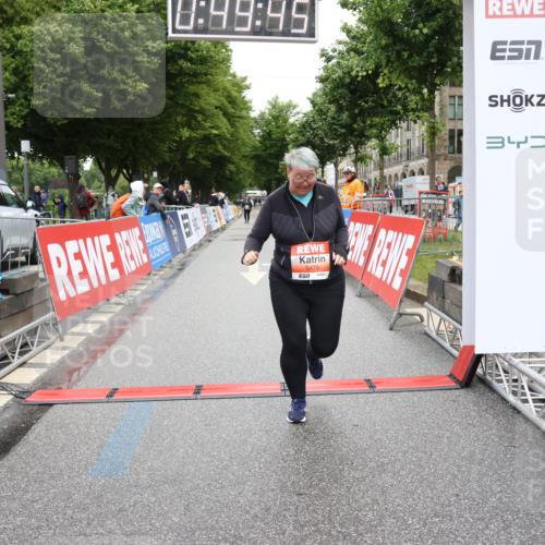 14.06.2026 - REWE Women's Run Strokosch-Dieckow http://msf.ph/oto/9759051 14.06.2026 11:20:13 Ziel 5479 meine-sportfotos.de