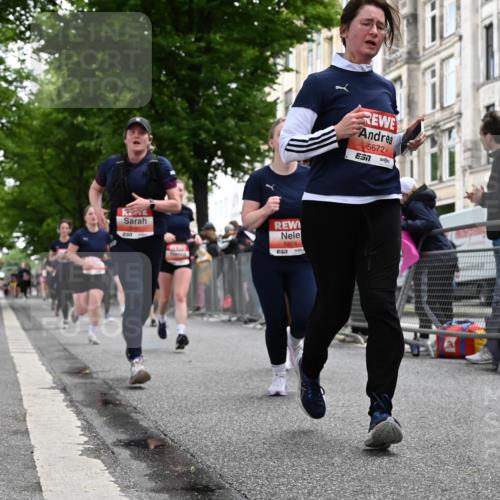 14.06.2026 - REWE Women's Run J. Mangold http://msf.ph/oto/9759061 14.06.2026 11:00:46 Ziel 5041, 5087, 5146, 5270, 5307, 5364, 5455, 5481, 5507, 5599, 5603, 5618, 5672, 5874, 5941 meine-sportfotos.de