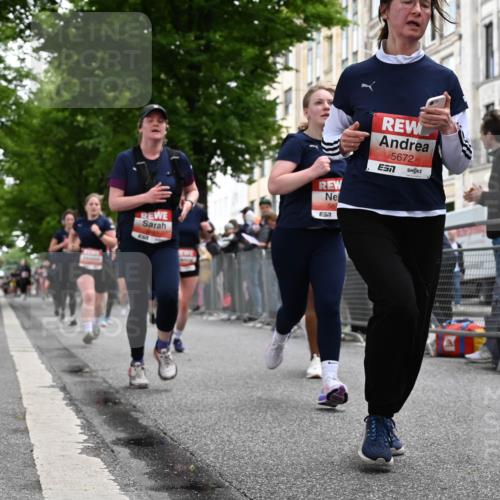 14.06.2026 - REWE Women's Run J. Mangold http://msf.ph/oto/9759064 14.06.2026 11:00:46 Ziel 5041, 5087, 5146, 5270, 5307, 5364, 5455, 5481, 5507, 5599, 5603, 5618, 5672, 5874, 5941 meine-sportfotos.de