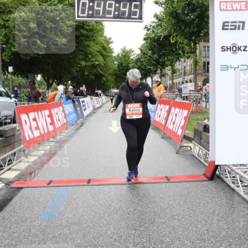 14.06.2026 - REWE Women's Run Strokosch-Dieckow http://msf.ph/oto/9759073 14.06.2026 11:20:13 Ziel 5479 meine-sportfotos.de